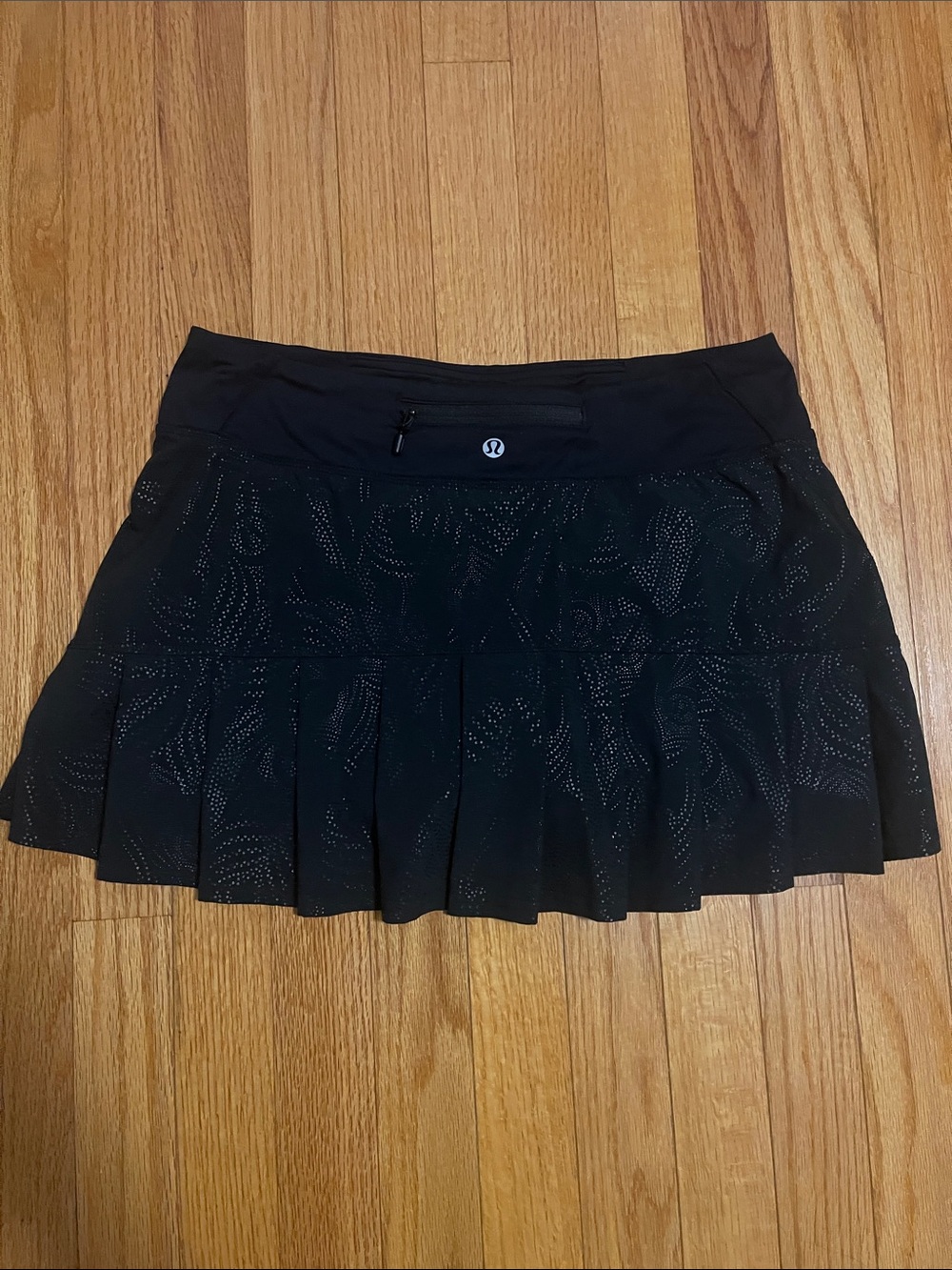 Lululemon skort - Picture 3 of 6